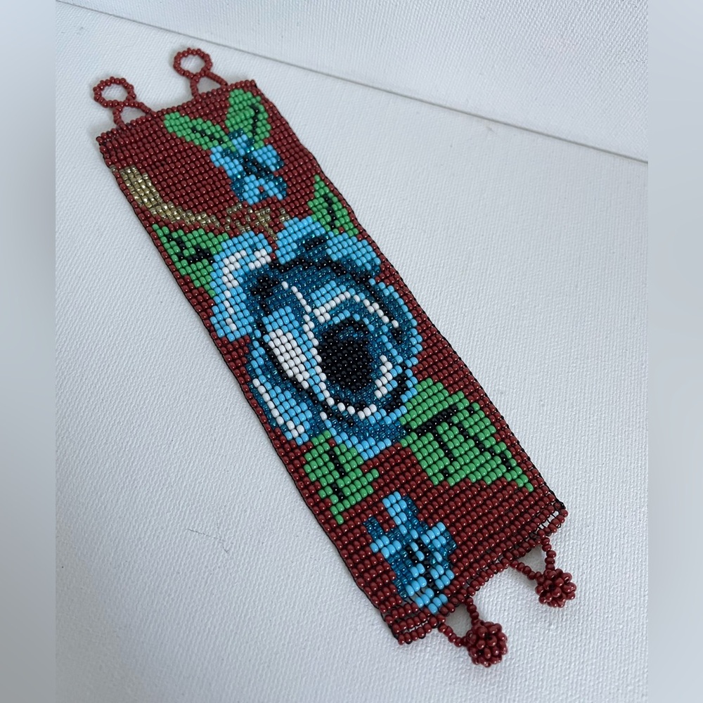 Beaded floral bracelet